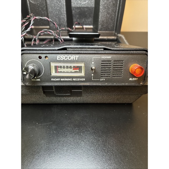 Vintage 80's Escort Passport Radar Detector w/ Original Carrying Case - Picture 2 of 10
